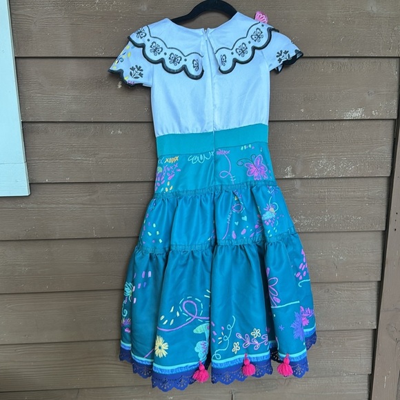 Disney Encanto Mirabel dress size 4-6X - Picture 4 of 5